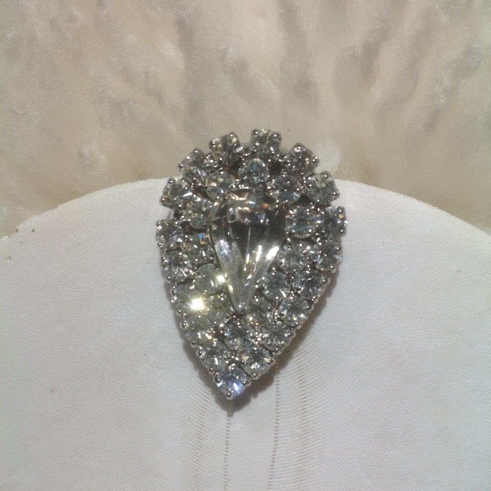 Rhinestone Jacket Top Clips. RHS-01 - Picture 3 of 5